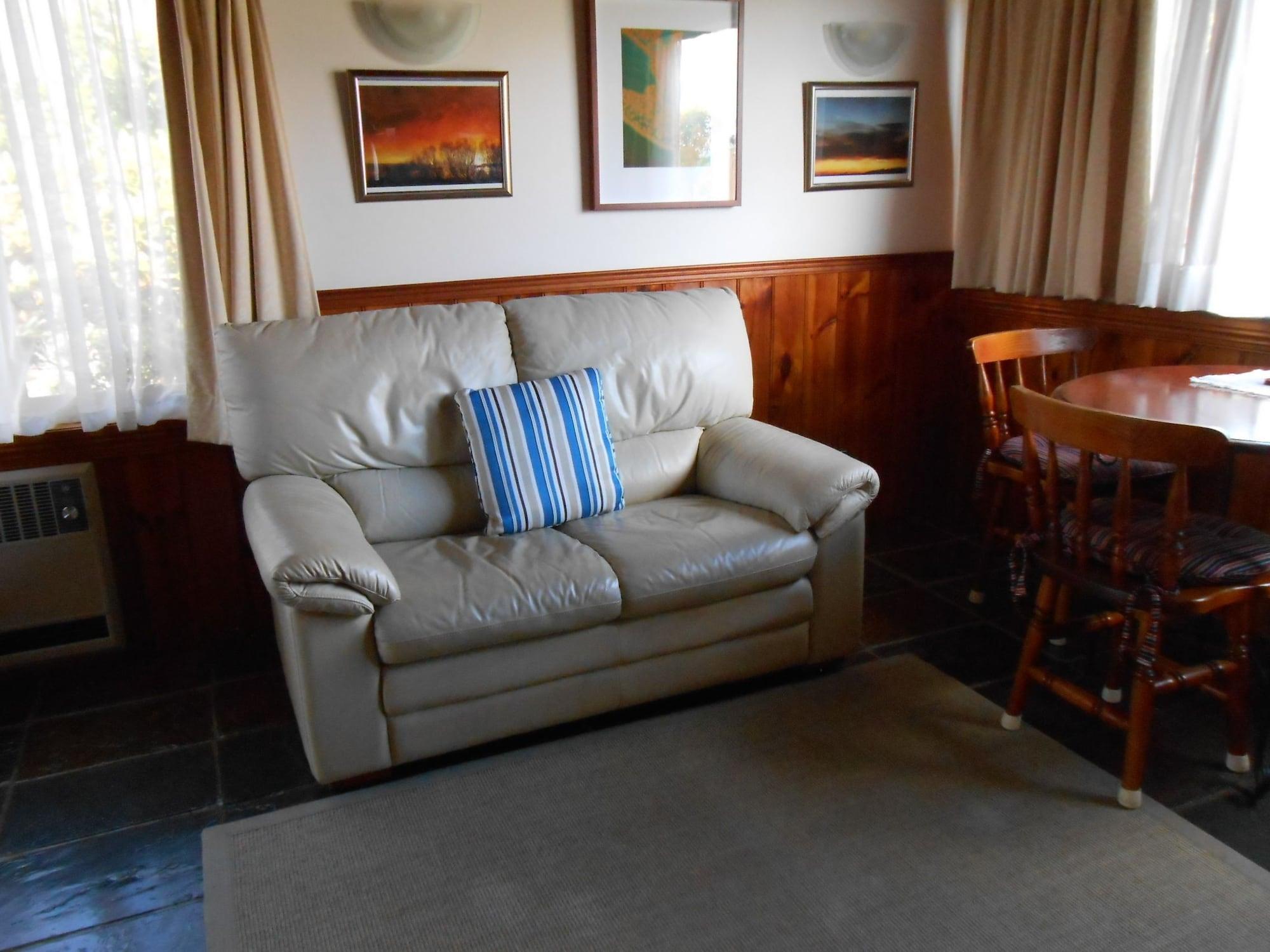 The Penguin Room - Tidelines Of Bicheno Extérieur photo